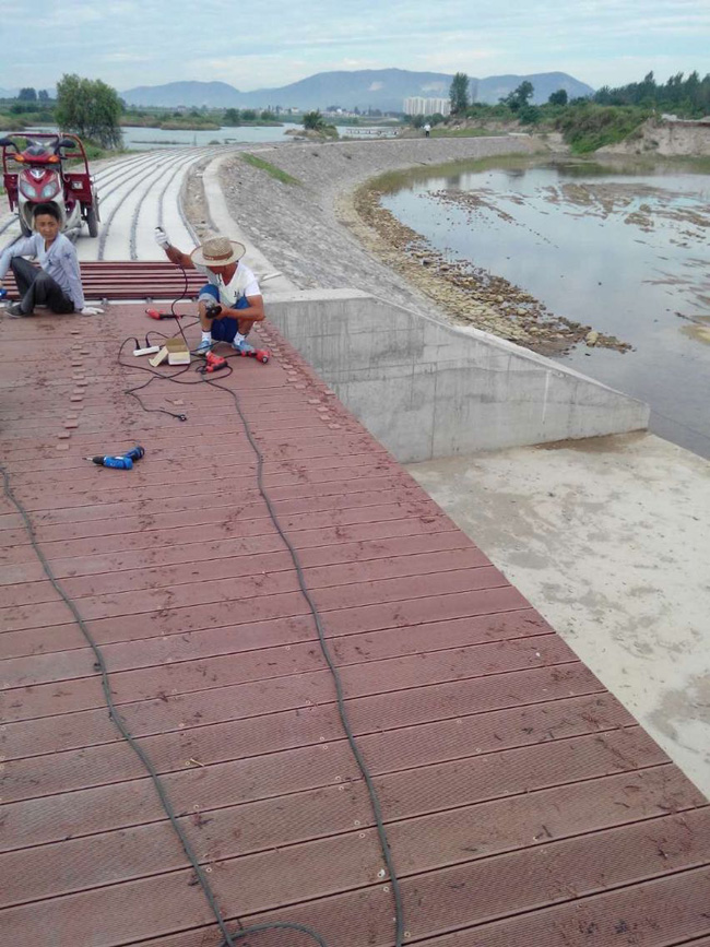 陕西汉中滨江改造塑木桥